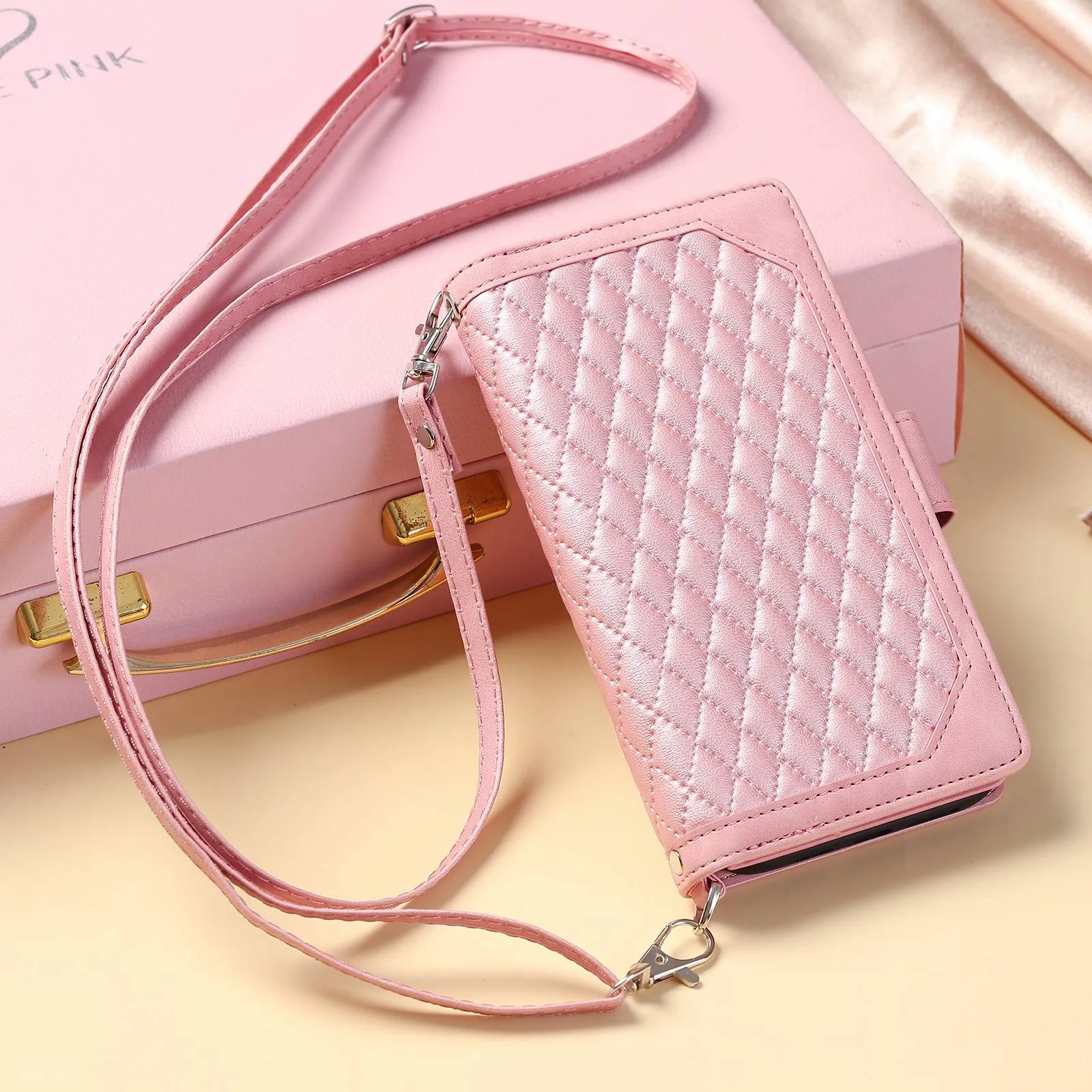 005 Style For Samsung Galaxy S22 5G, Anti-fall Rhombus Texture PU Leather Phone Case Zipper Pocket Wallet Stand Protective Phone Shell with Strap