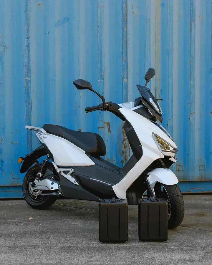Benzina Zero Sport Electric Moped
