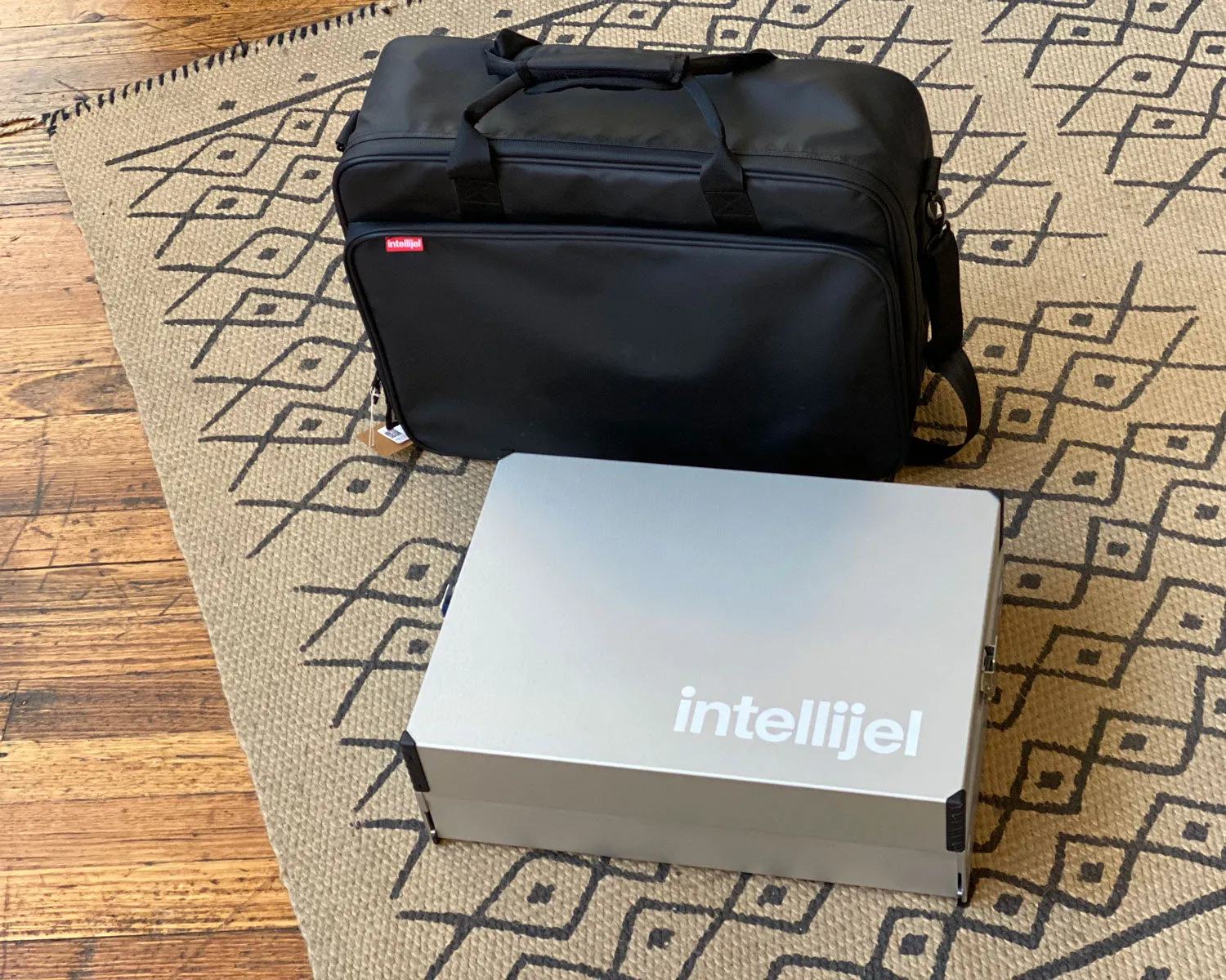 Intellijel 7U Performance Case 2x3U & 1x1U 84HP - Silver (w/ gig bag)
