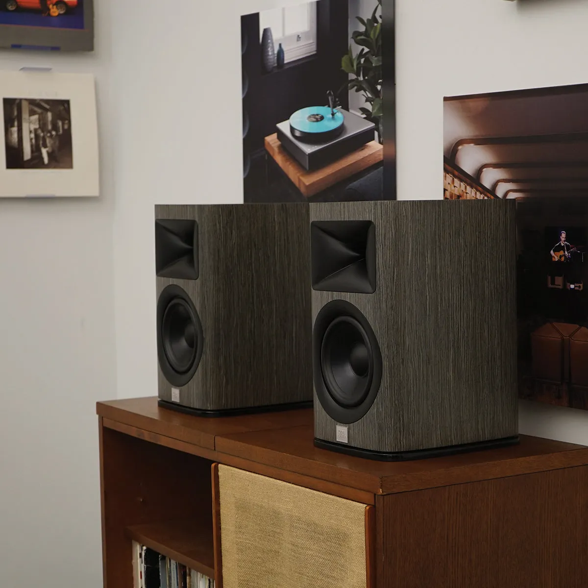 JBL OPEN BOX HDI-1600 2-Way Bookshelf Loudspeaker - Each -Excellent Condition