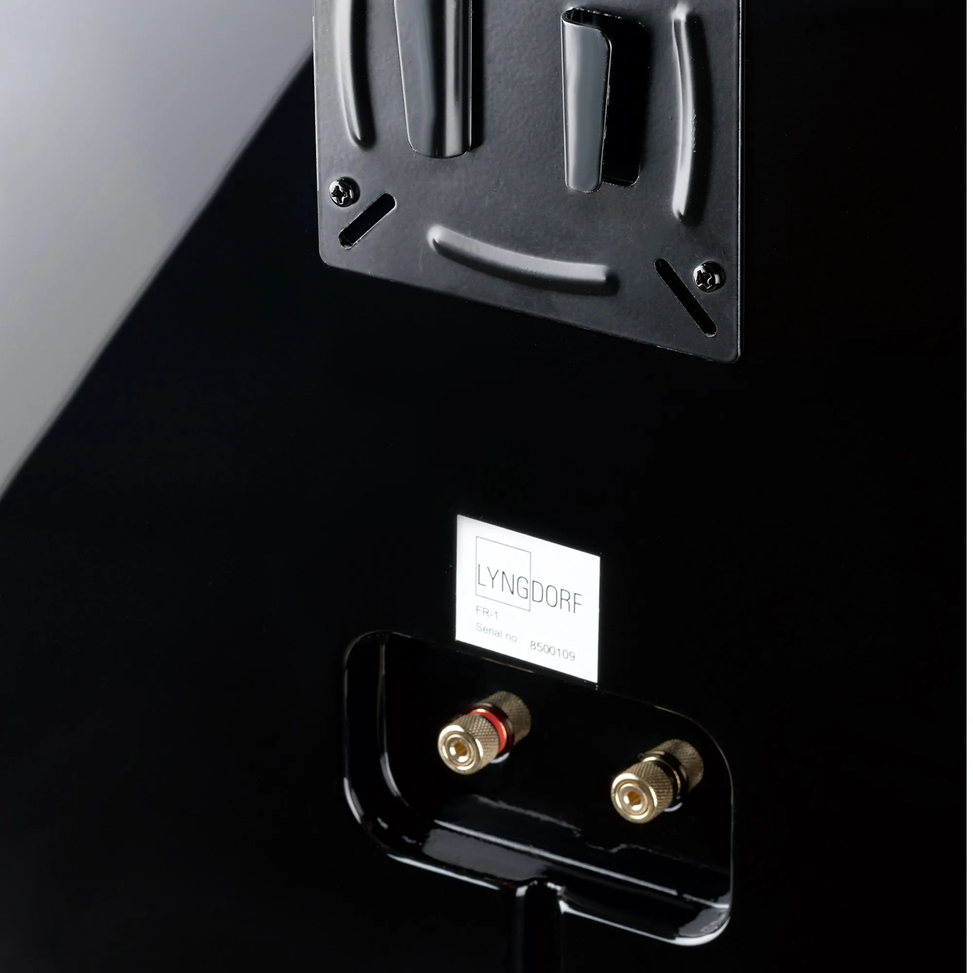 Lyngdorf FR-1 Full Range Speaker with Gabriel® fabric cover