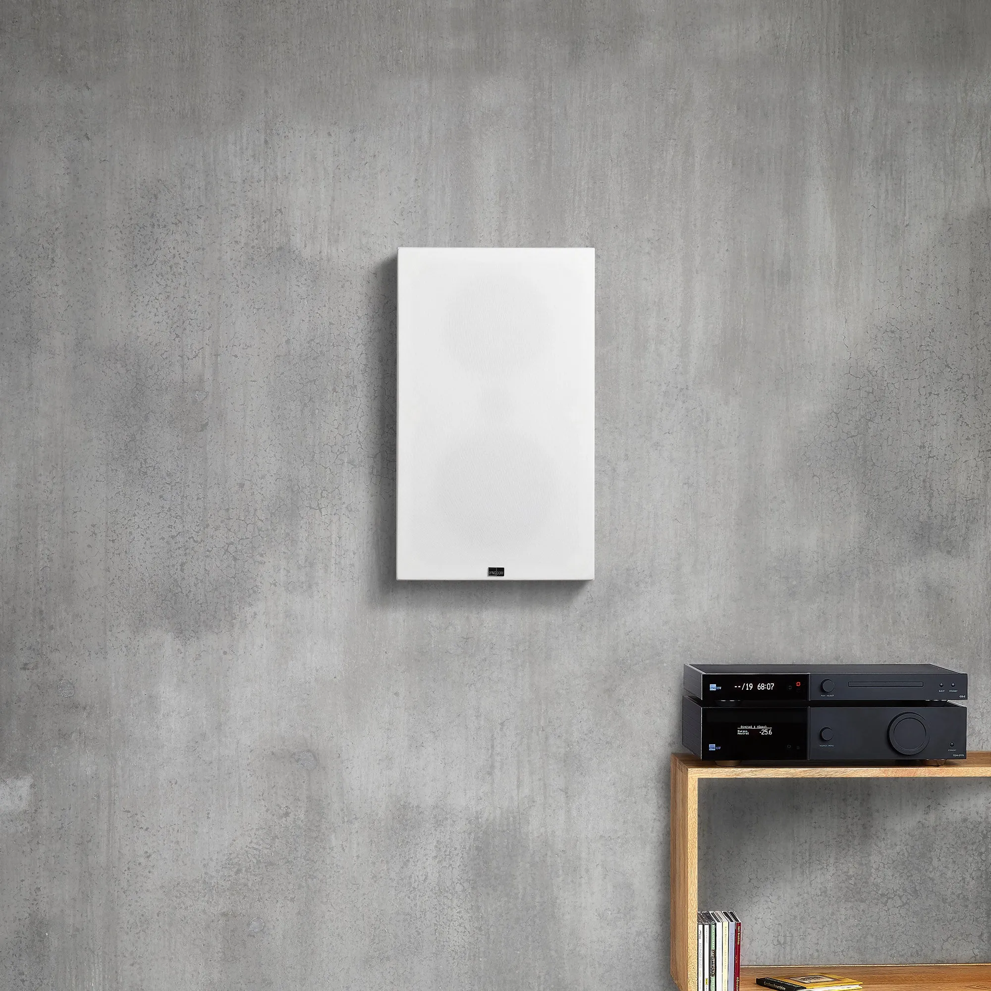 Lyngdorf FR-1 Full Range Speaker with Gabriel® fabric cover