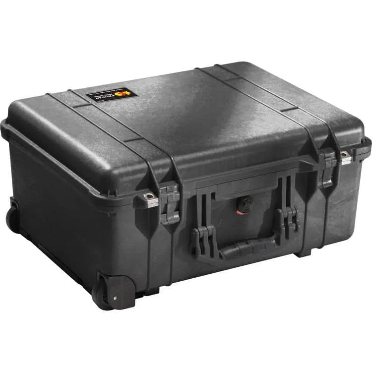 Pelican 1560 Case with Foam Set (Black)