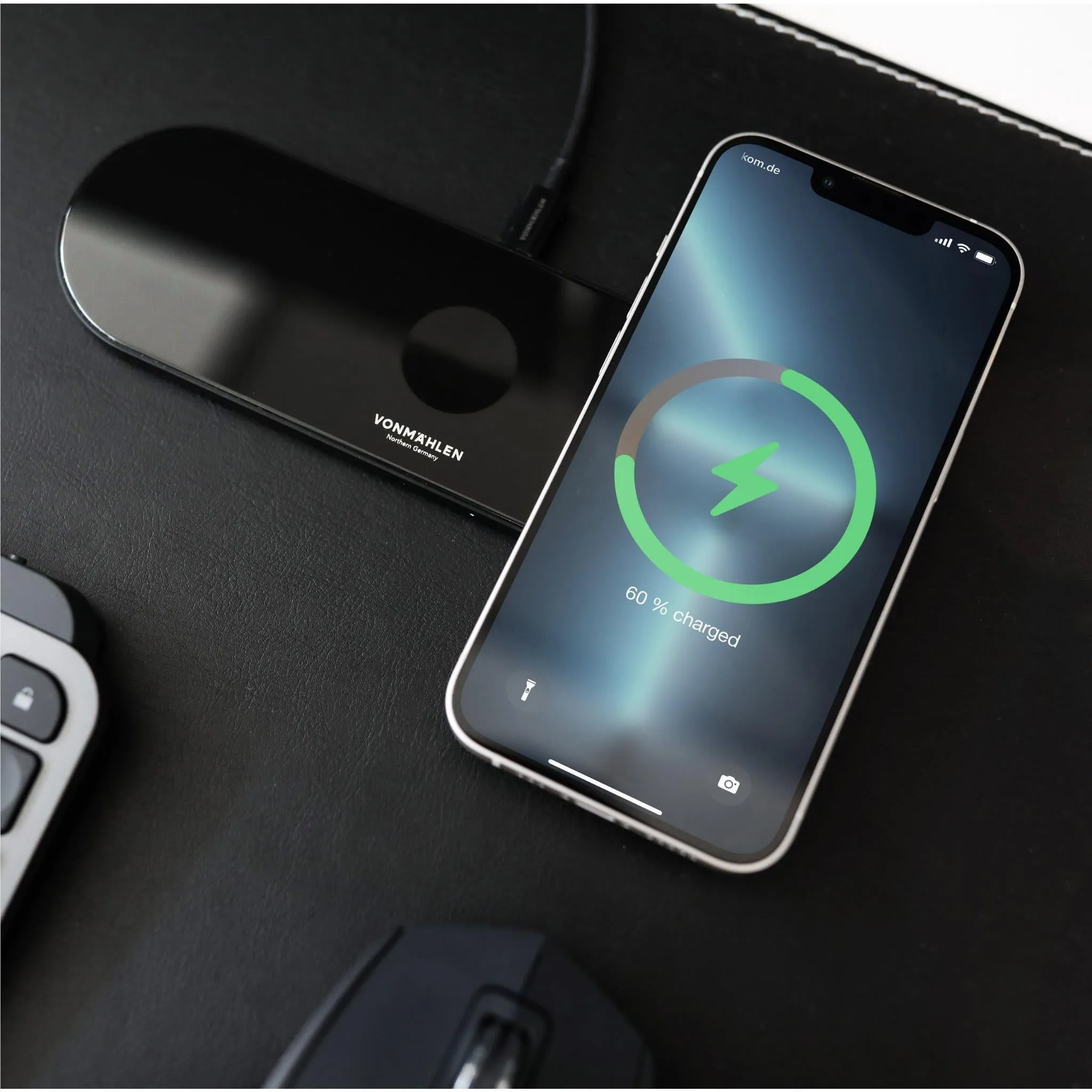 Vonmahlen Aura Home Charge Station (Black)